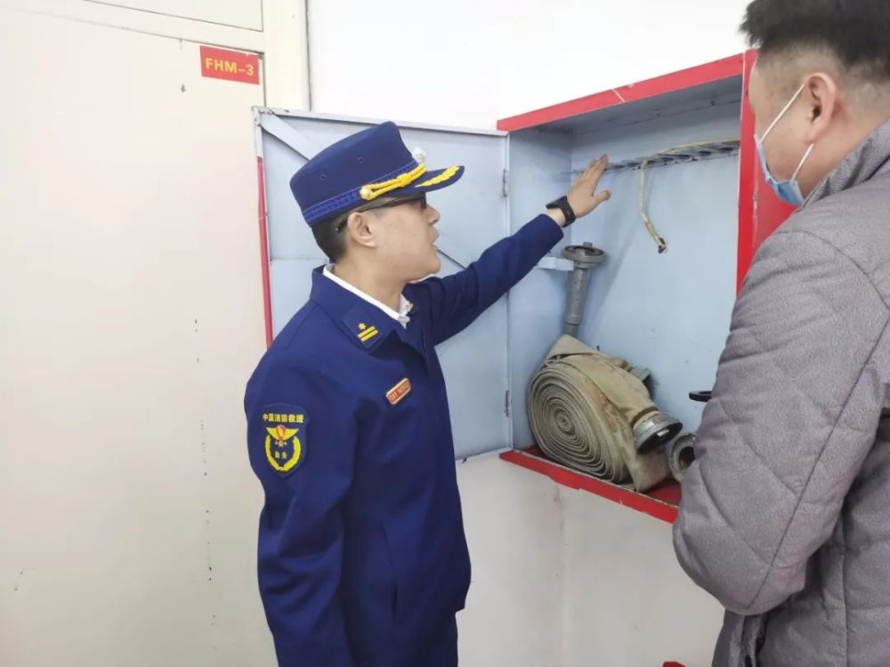 消隱患 護(hù)安全 鶴崗支隊(duì)開(kāi)展高層建筑消防安全大檢查